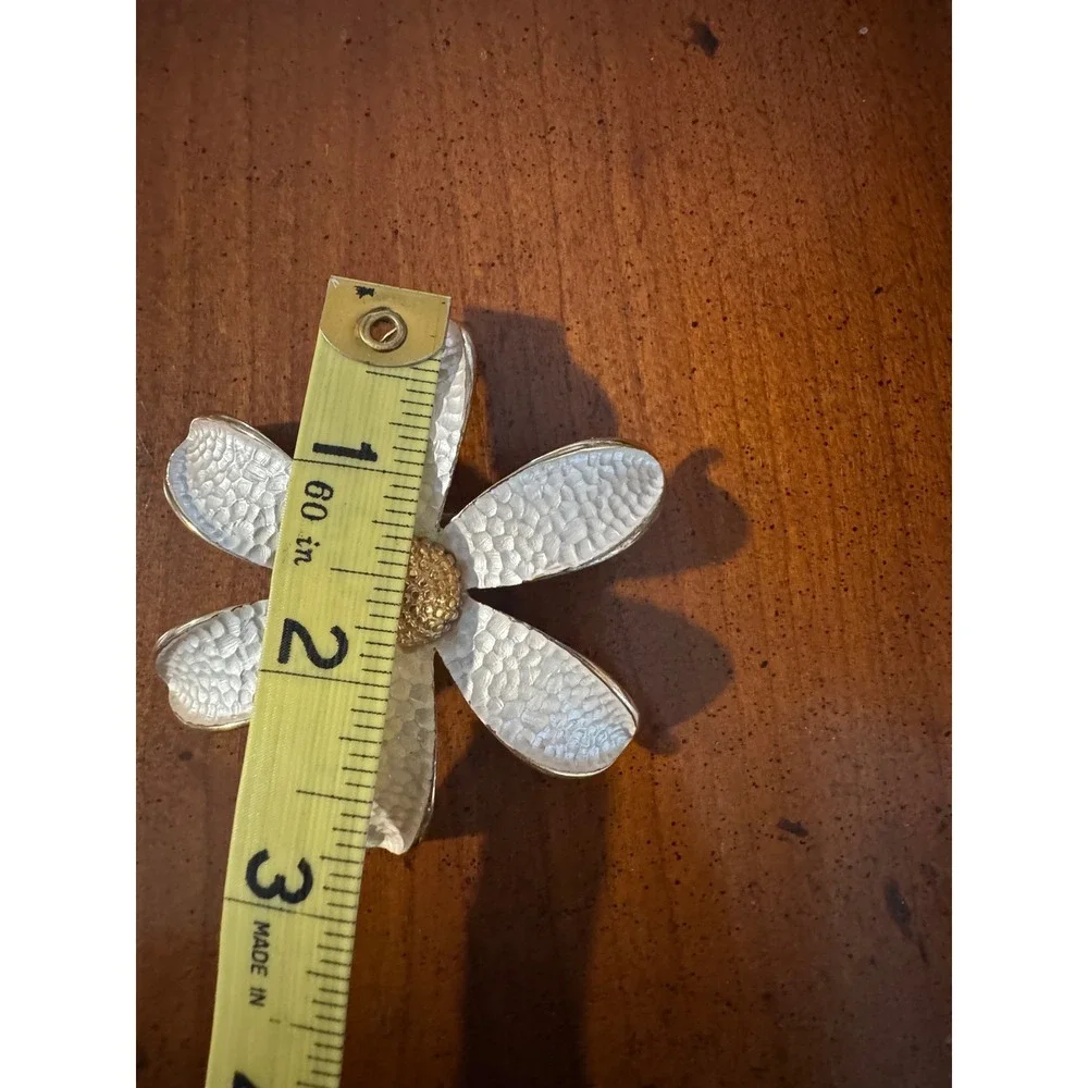 Park Lane Vintage White Enamel Daisy Flower Brooch Gold Tone Textured 3 Inch
